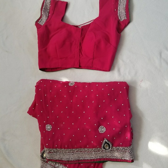 Pink Saree with blouse - Picture 1 of 6